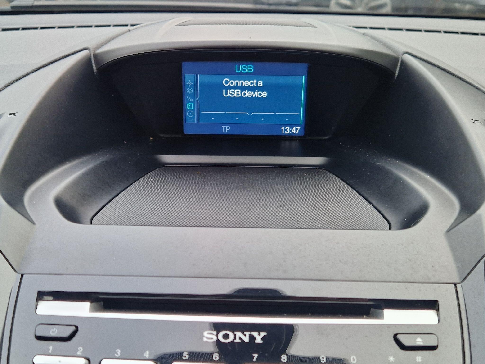 Ford Kuga - Image 44