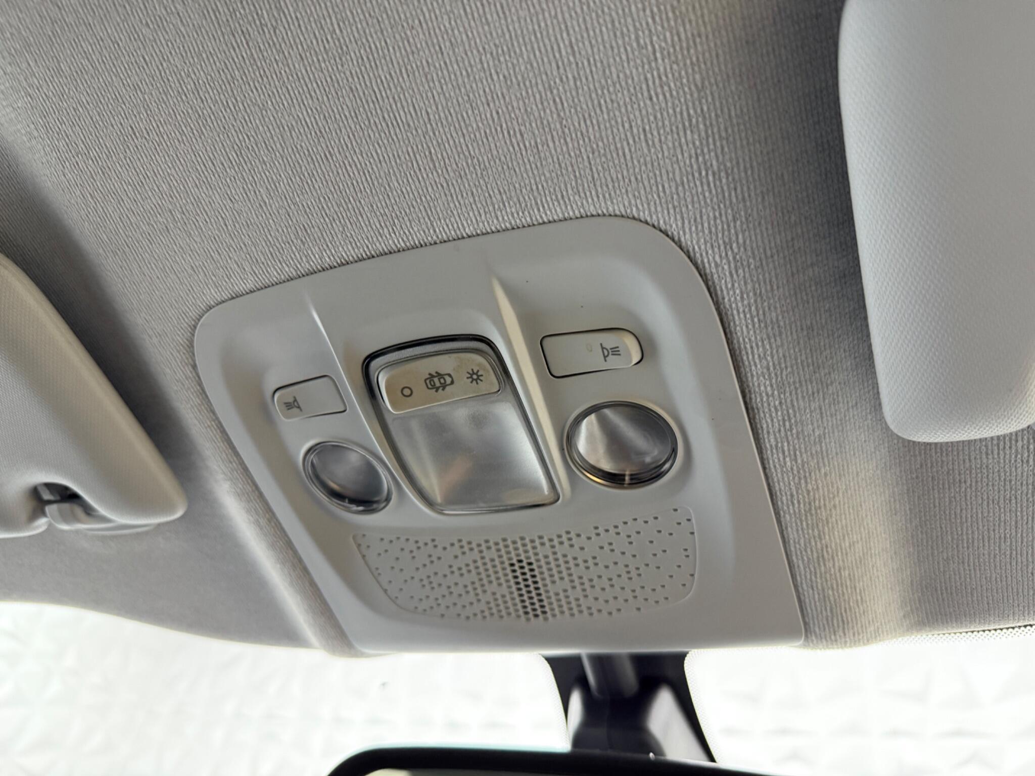 Peugeot 208 - Image 46