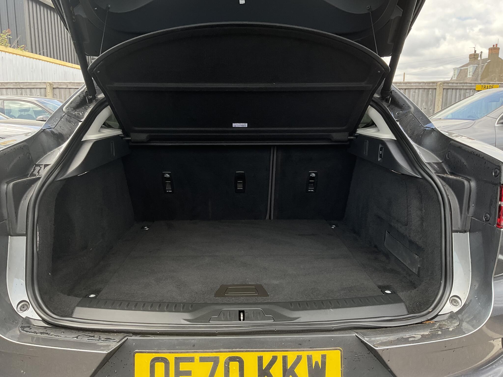 Jaguar I-Pace - Image 20