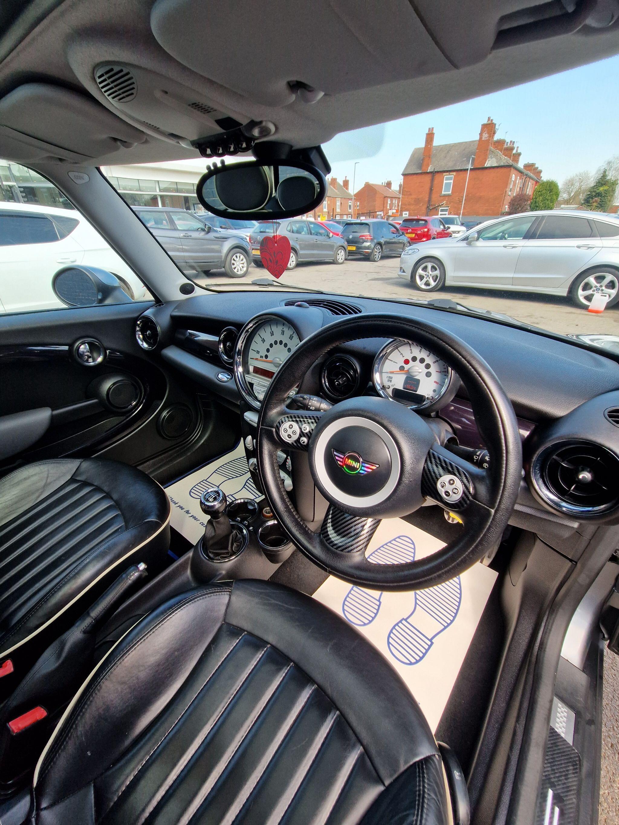 MINI Hatch - Image 28