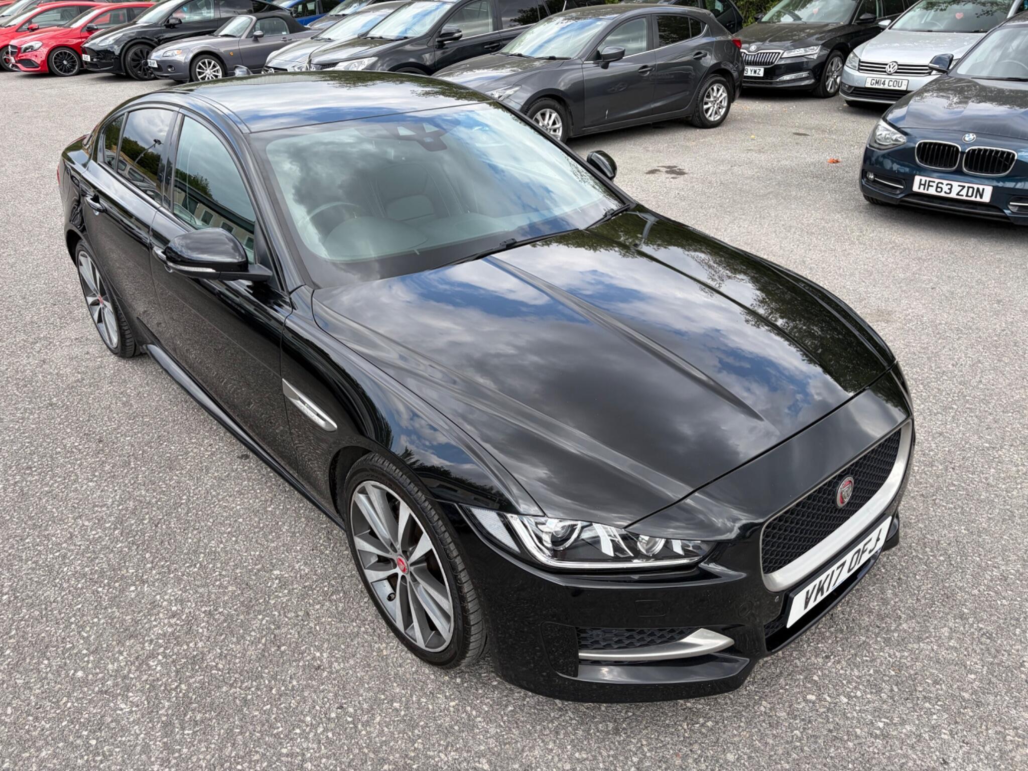 Jaguar XE - Image 2