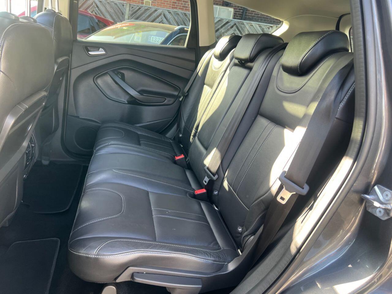 Ford Kuga - Image 35