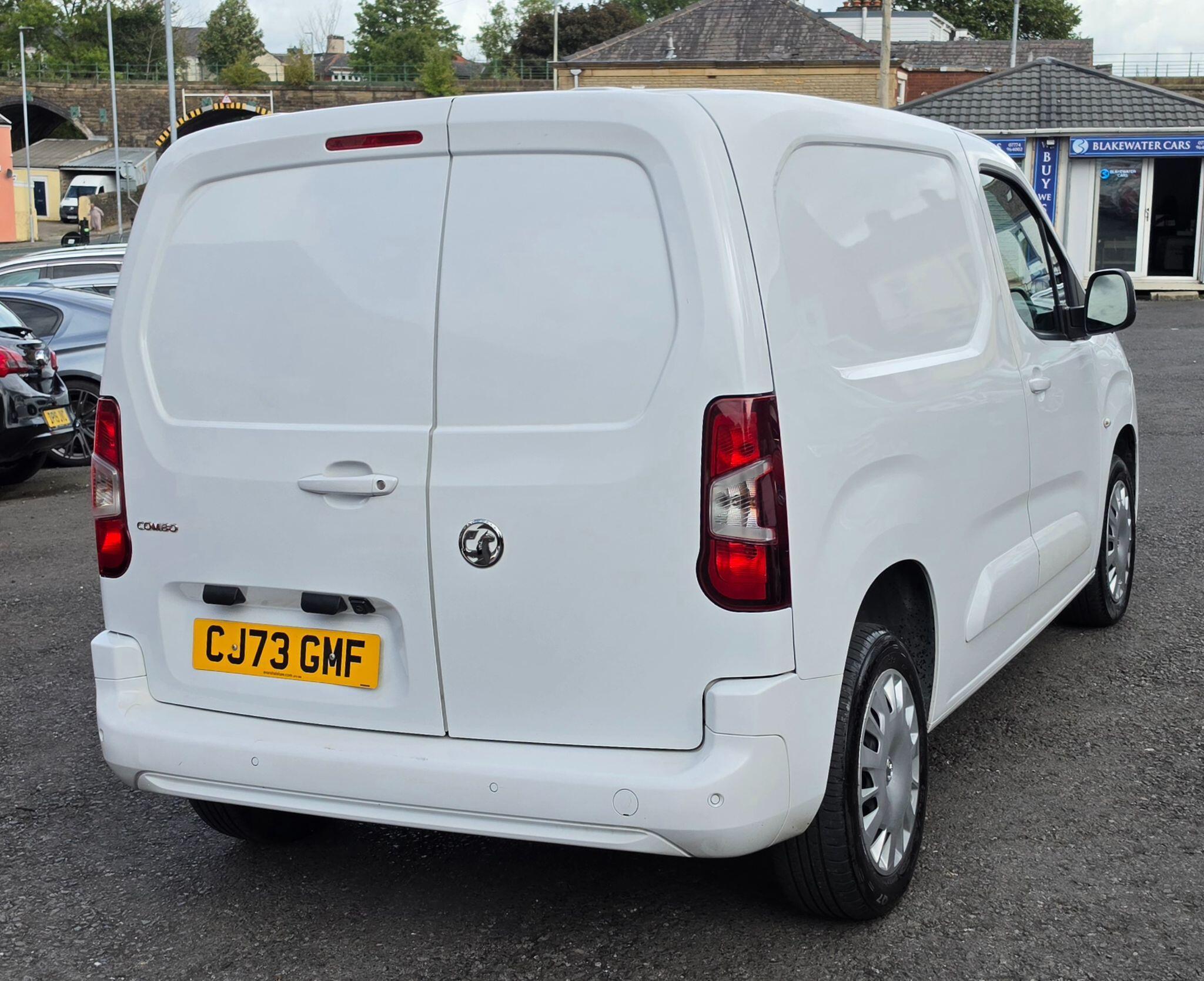Vauxhall Combo - Image 7