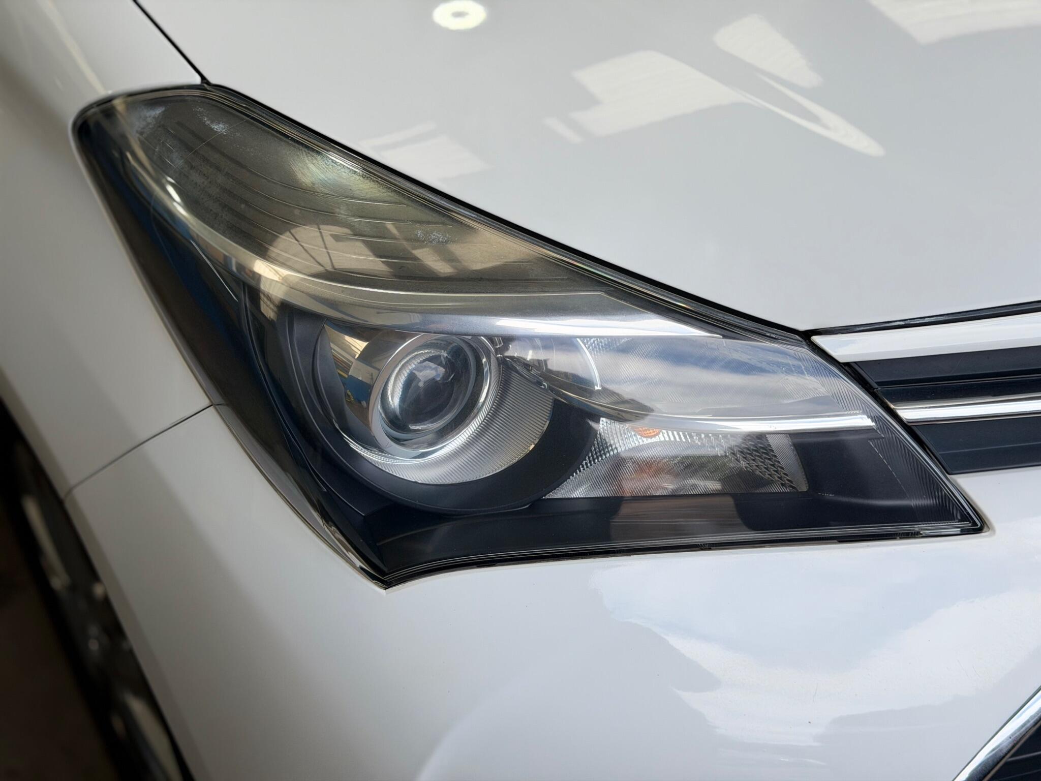 Toyota Yaris - Image 9