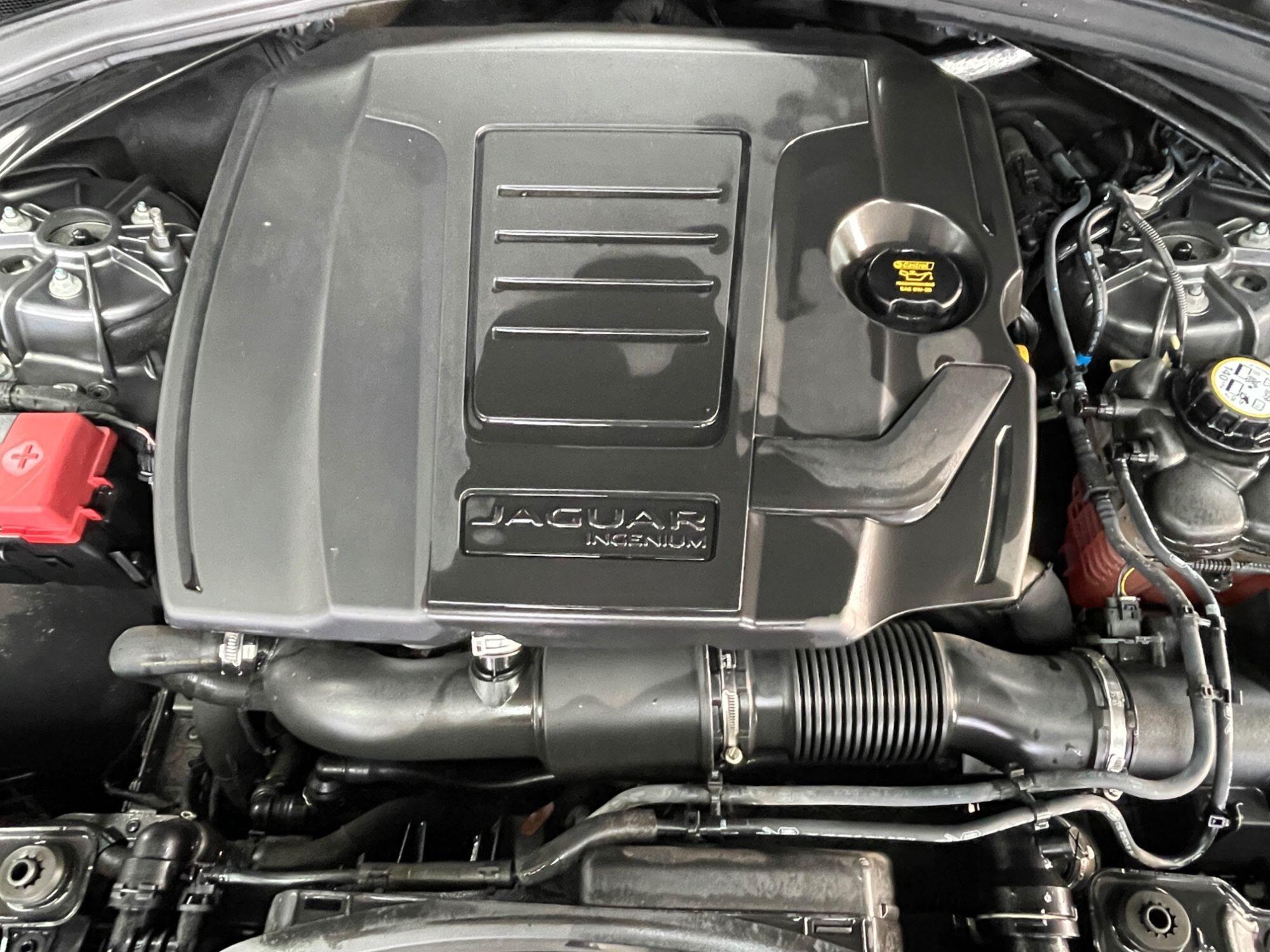 Jaguar F-Pace - Image 19