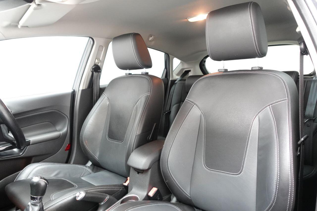 Ford Fiesta - Image 17