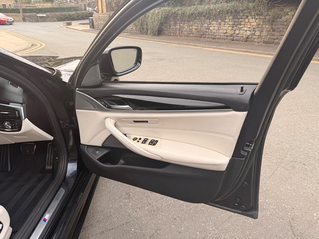 BMW 5 Series - Image 34