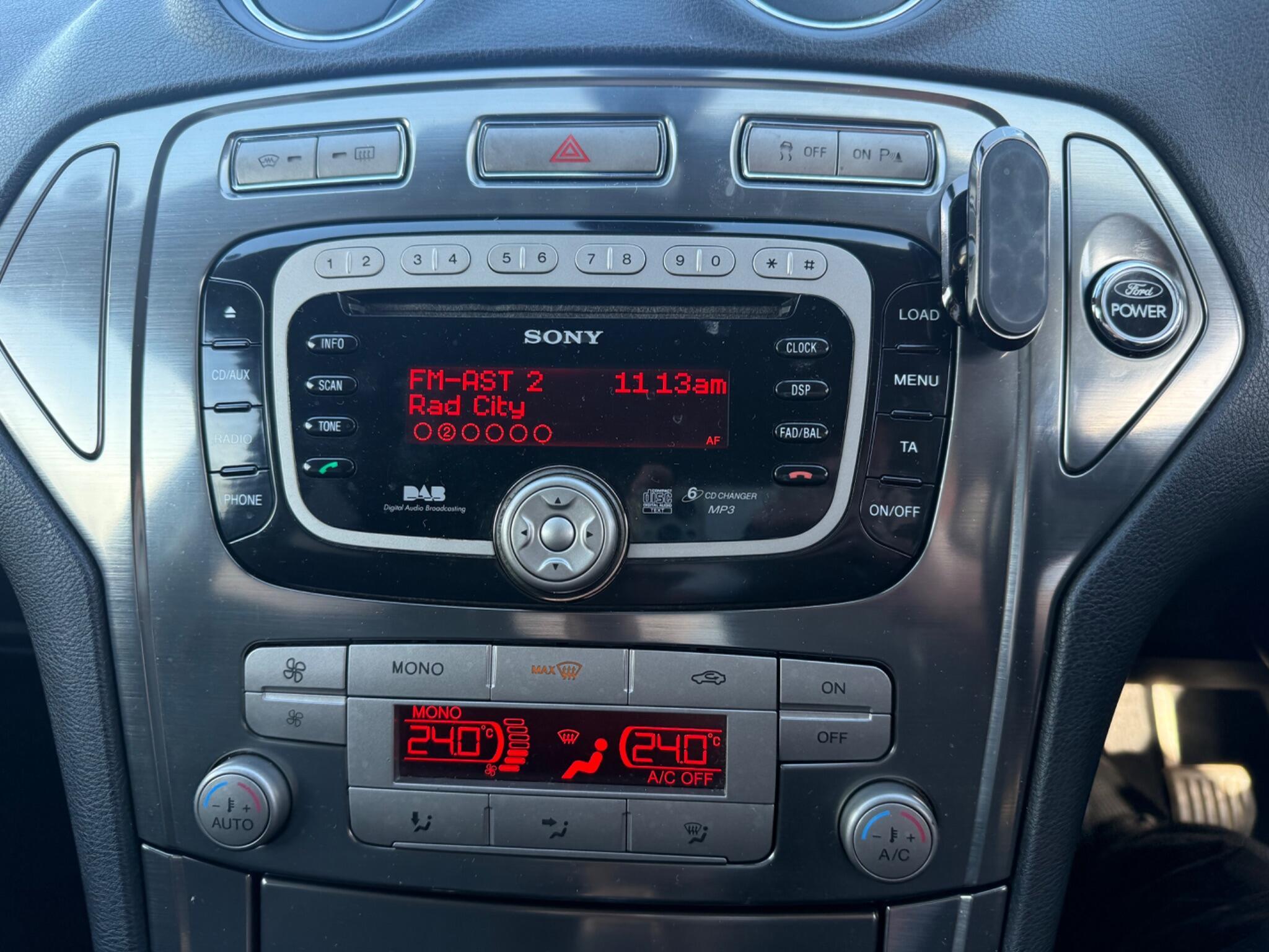 Ford Mondeo - Image 22