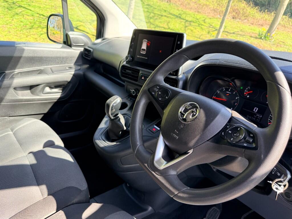 Vauxhall Combo - Image 22