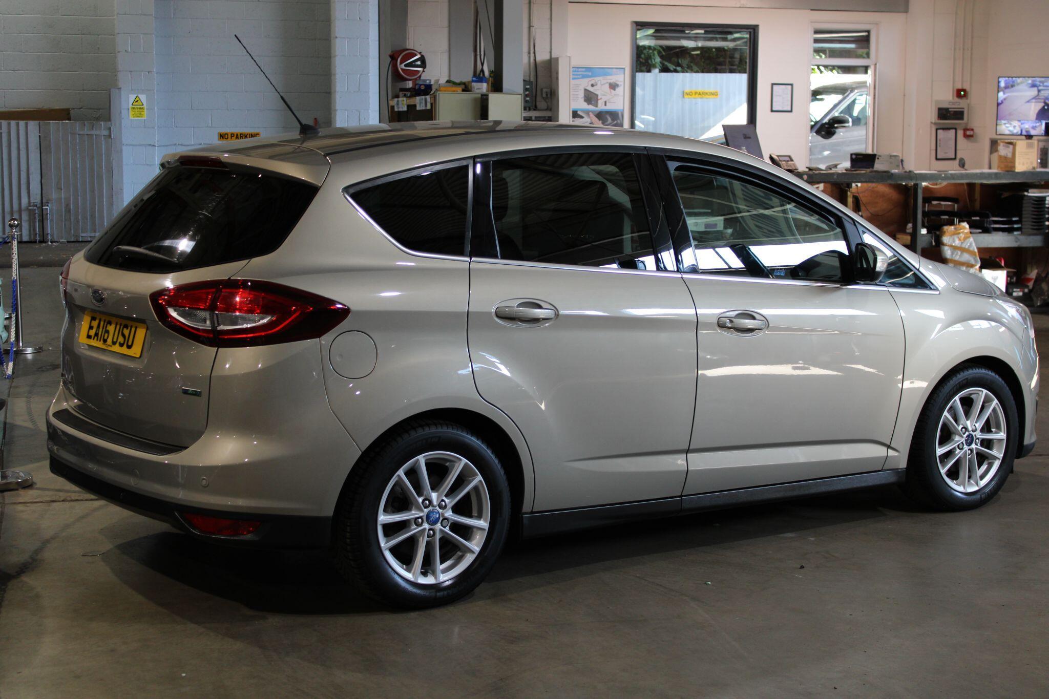 Ford C-MAX - Image 17