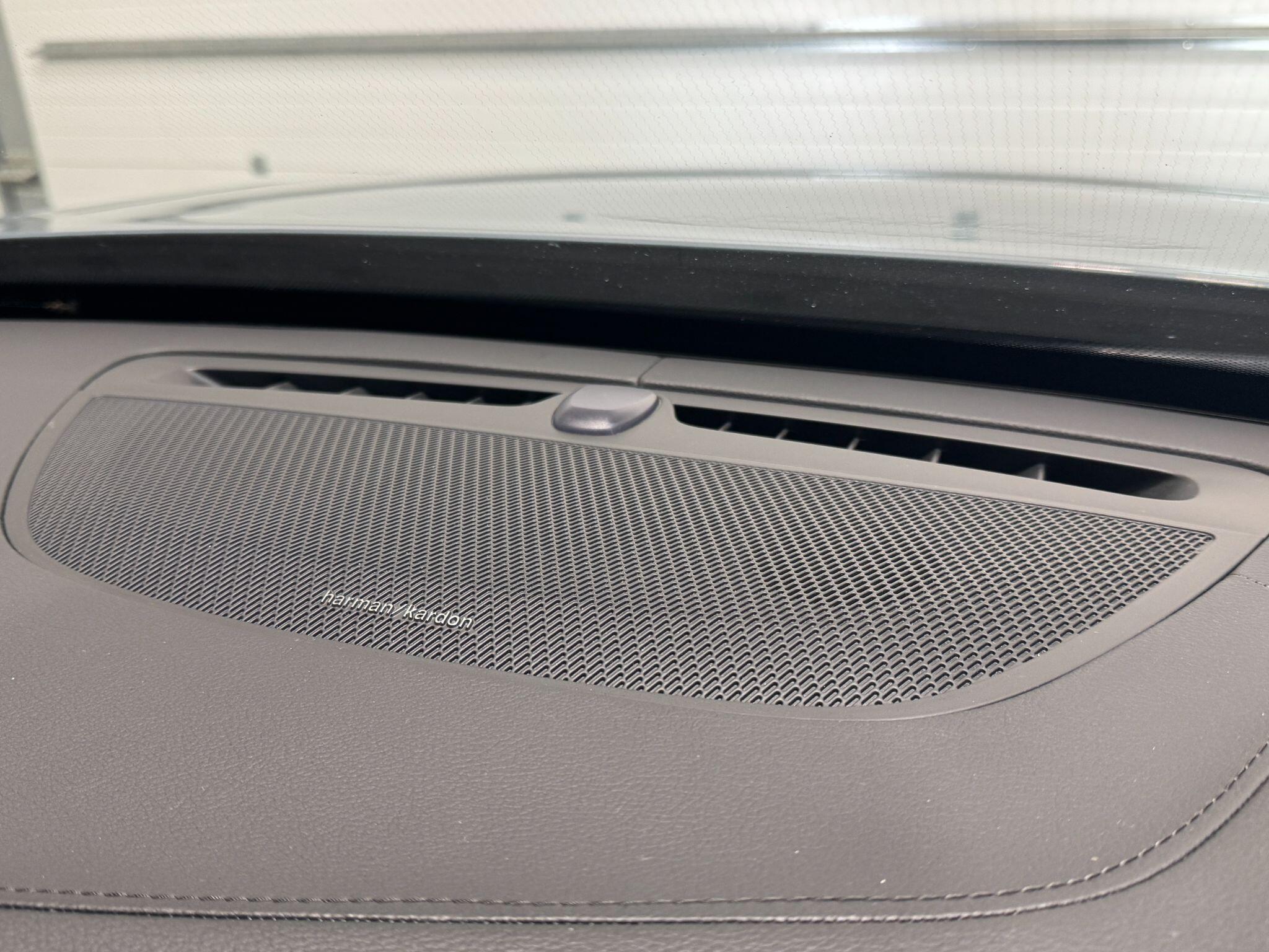 Volvo XC90 - Image 41