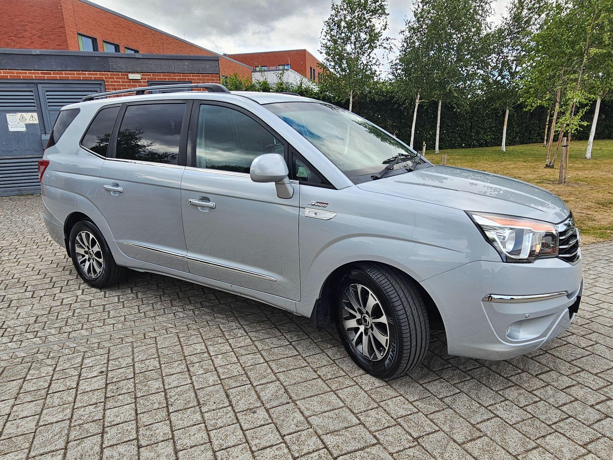 Ssangyong Turismo - Image 10