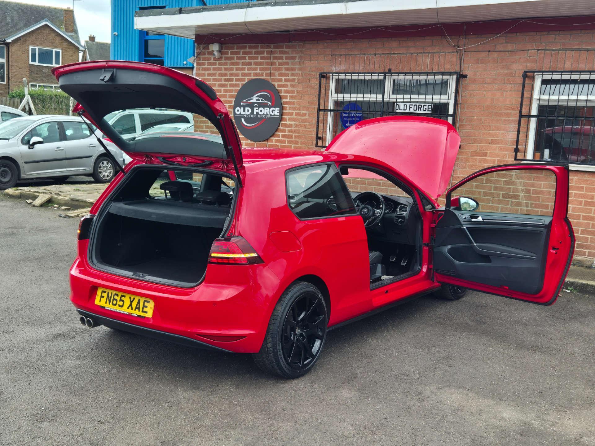 Volkswagen Golf - Image 20
