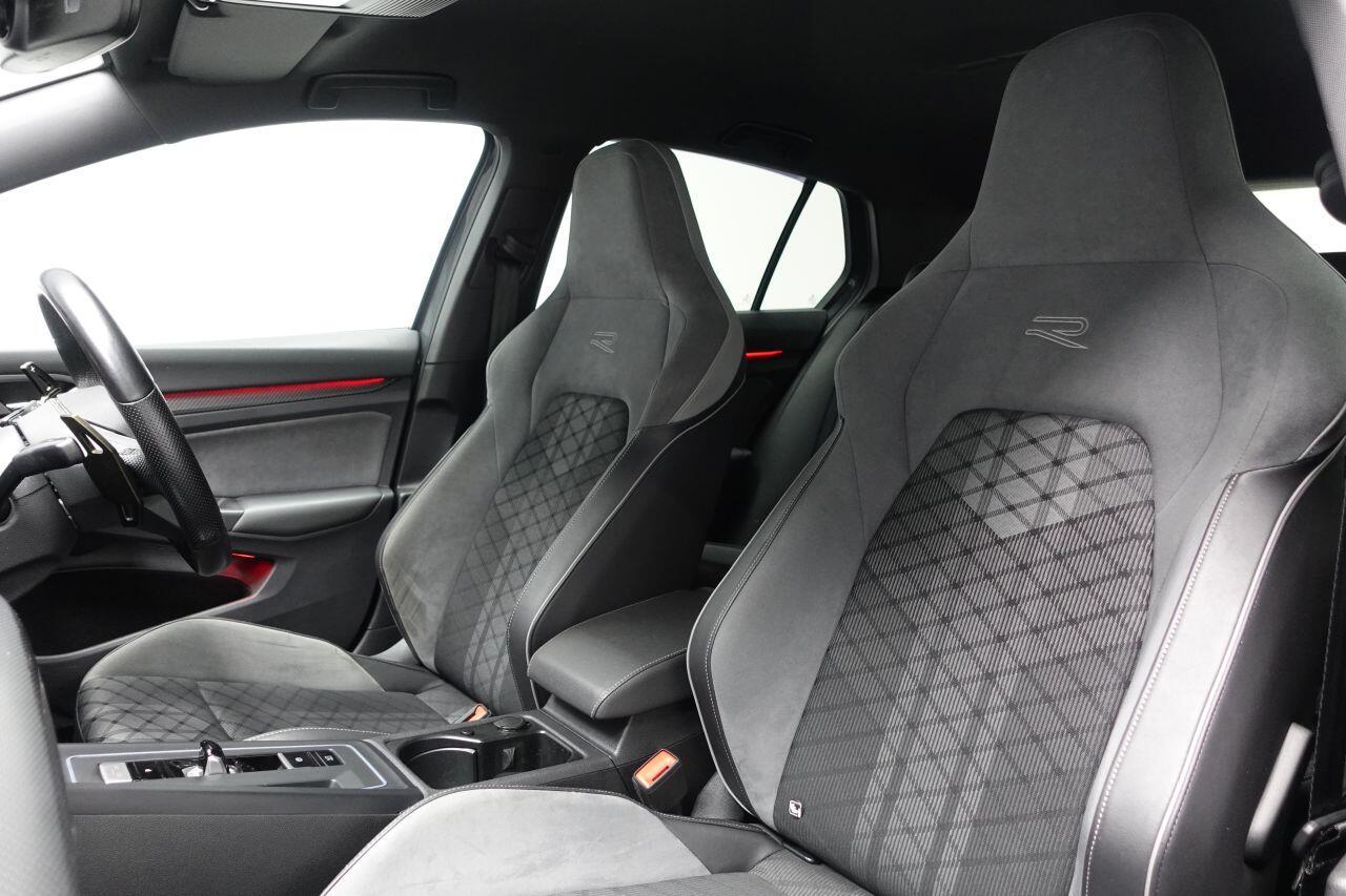 Volkswagen Golf - Image 18