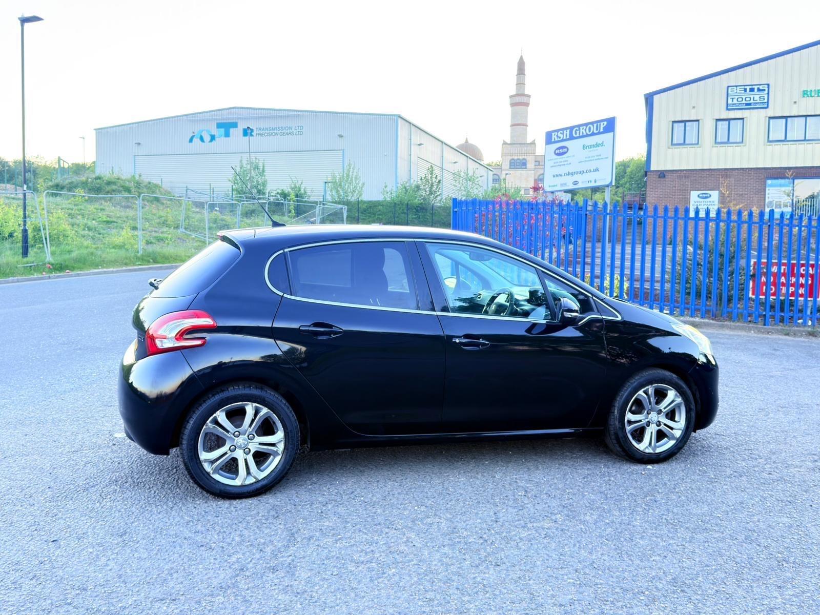Peugeot 208 - Image 9