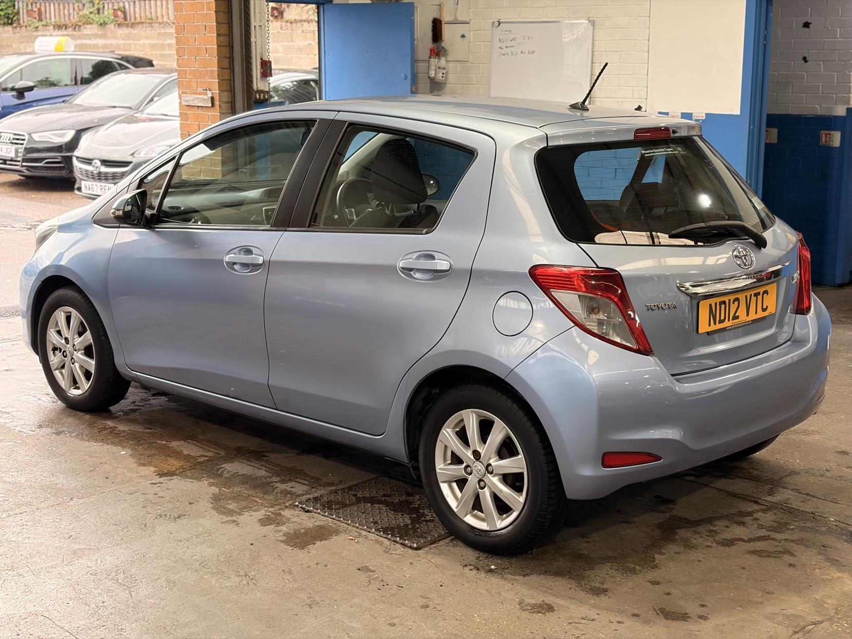 Toyota Yaris - Image 5