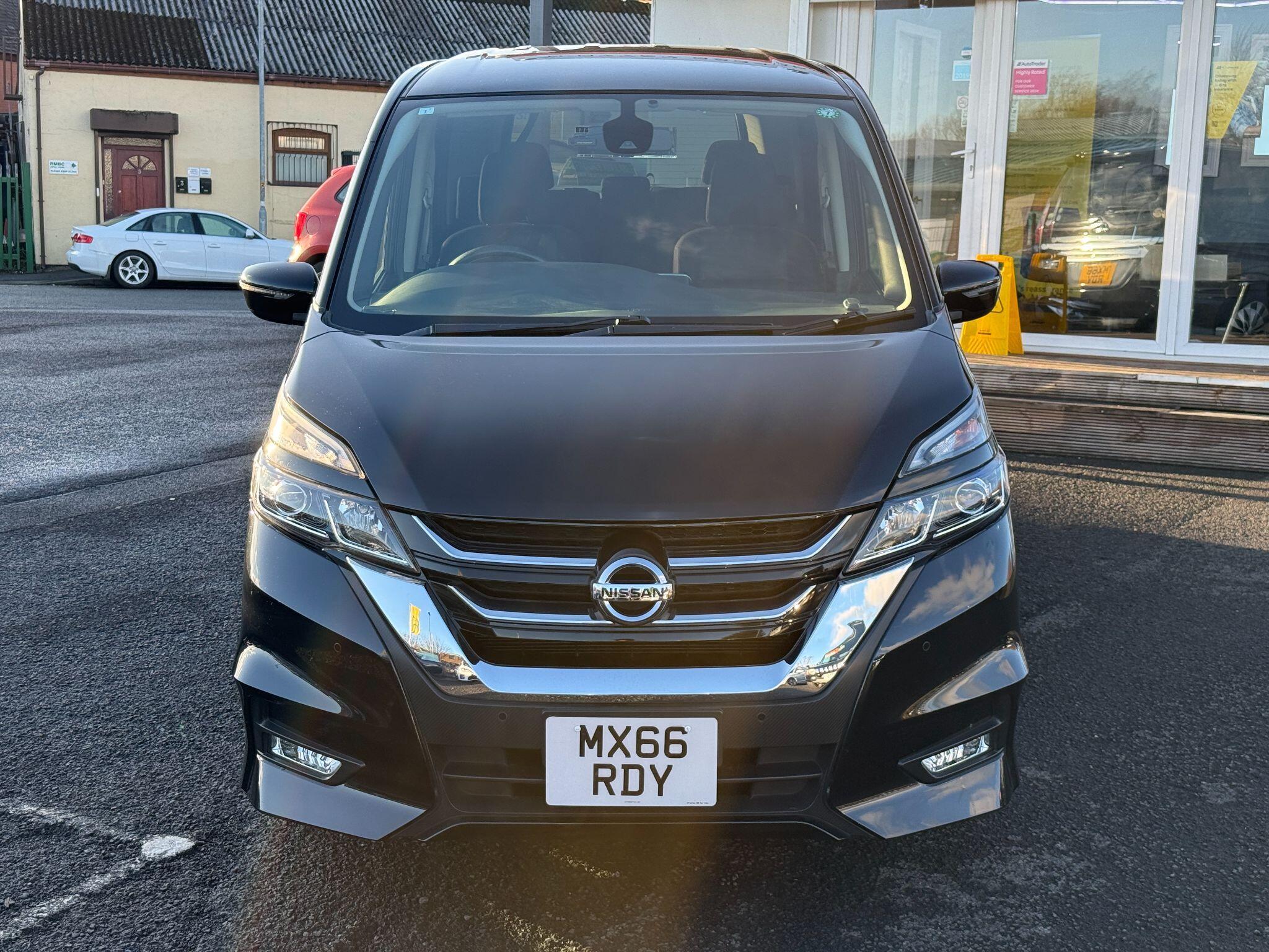 Nissan Serena - Image 9