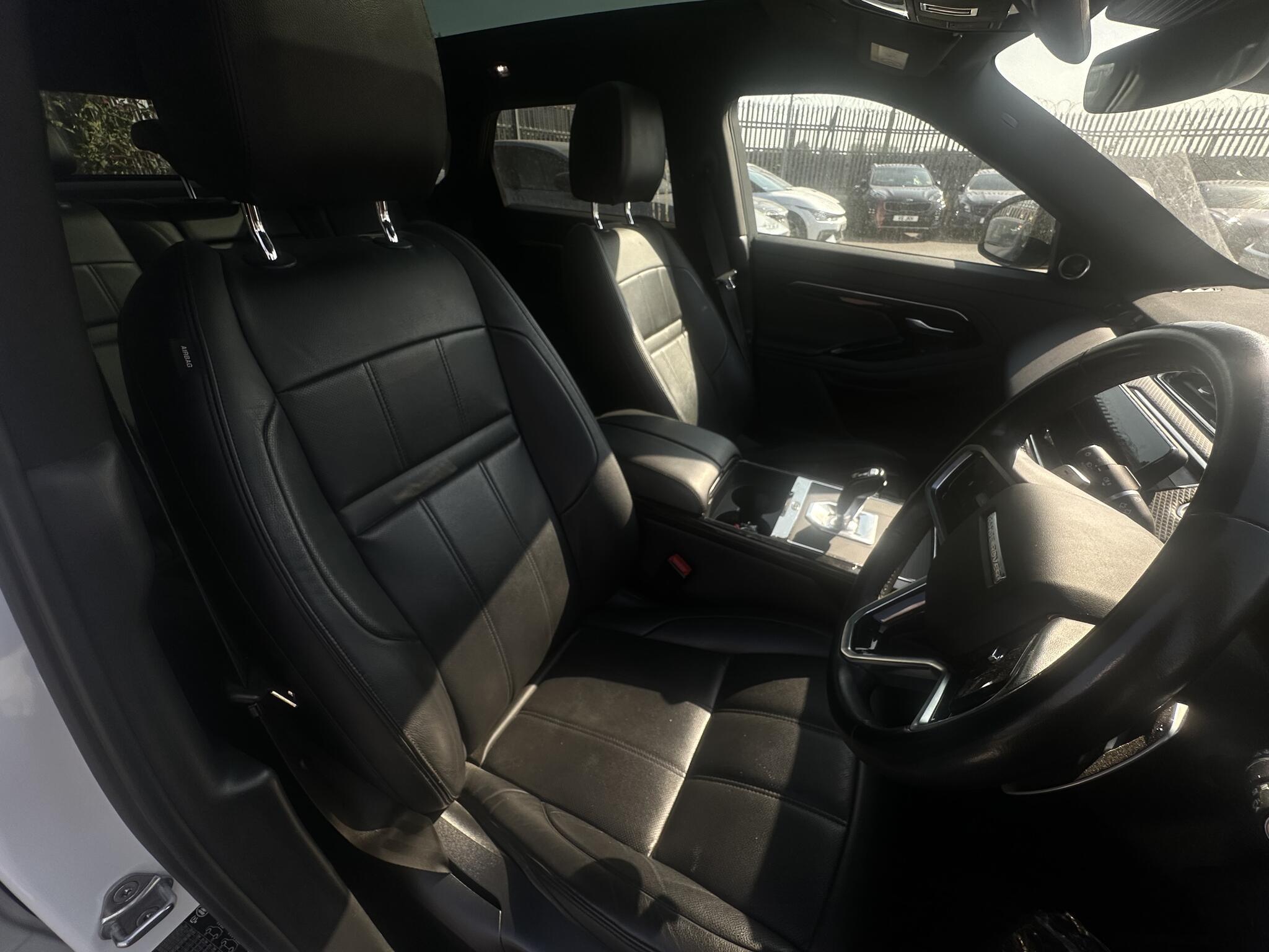 Land Rover Range Rover Evoque - Image 13