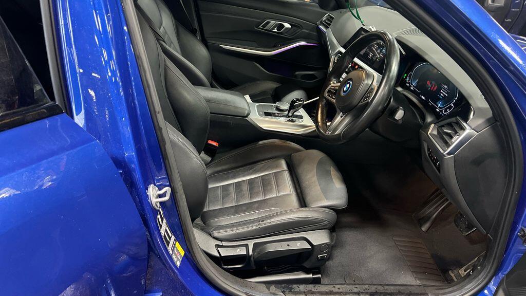 BMW 3 Series - Image 6