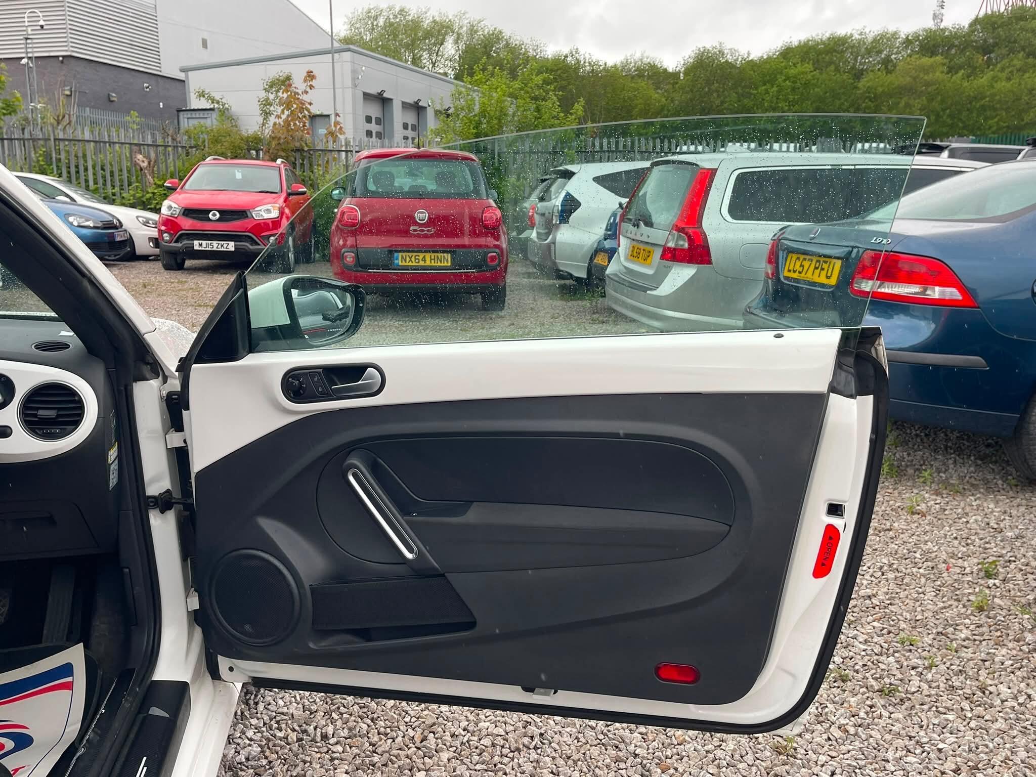 Volkswagen Beetle - Image 18