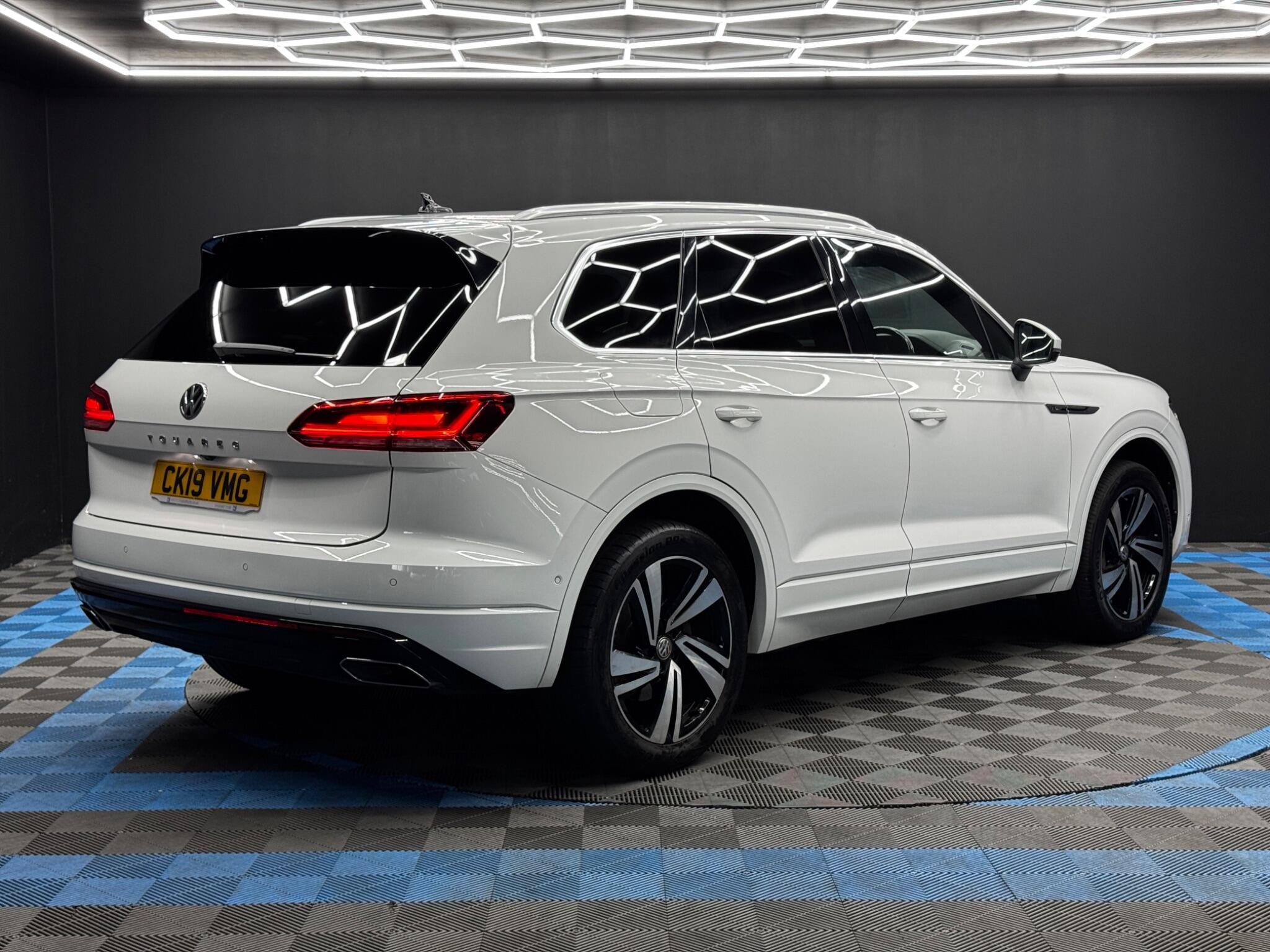 Volkswagen Touareg - Image 5