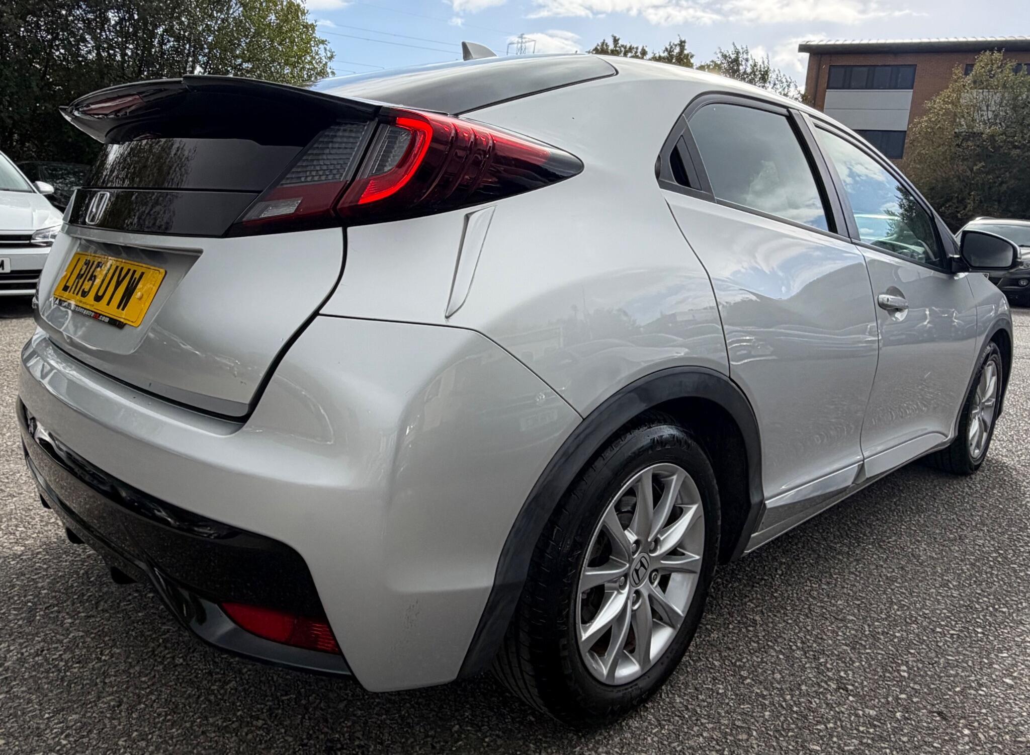 Honda Civic - Image 14