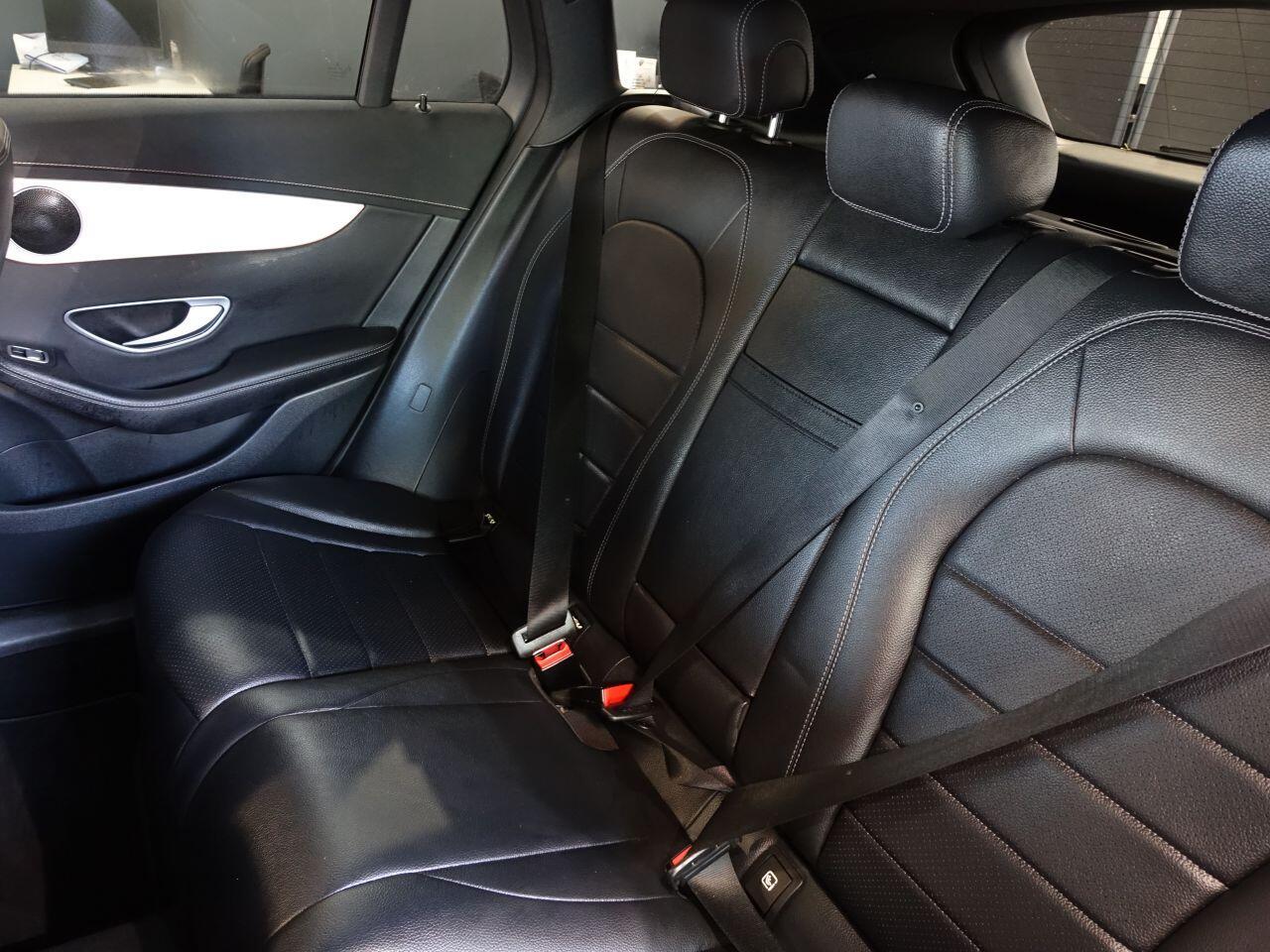 Mercedes Eqc - Image 17