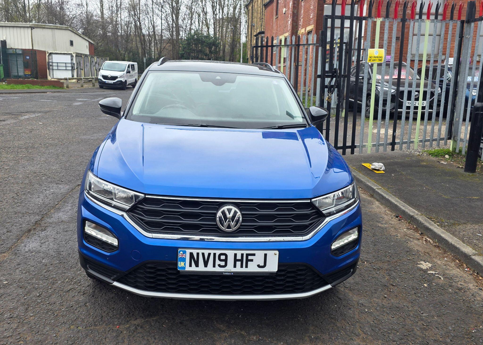 Volkswagen T-Roc - Image 2