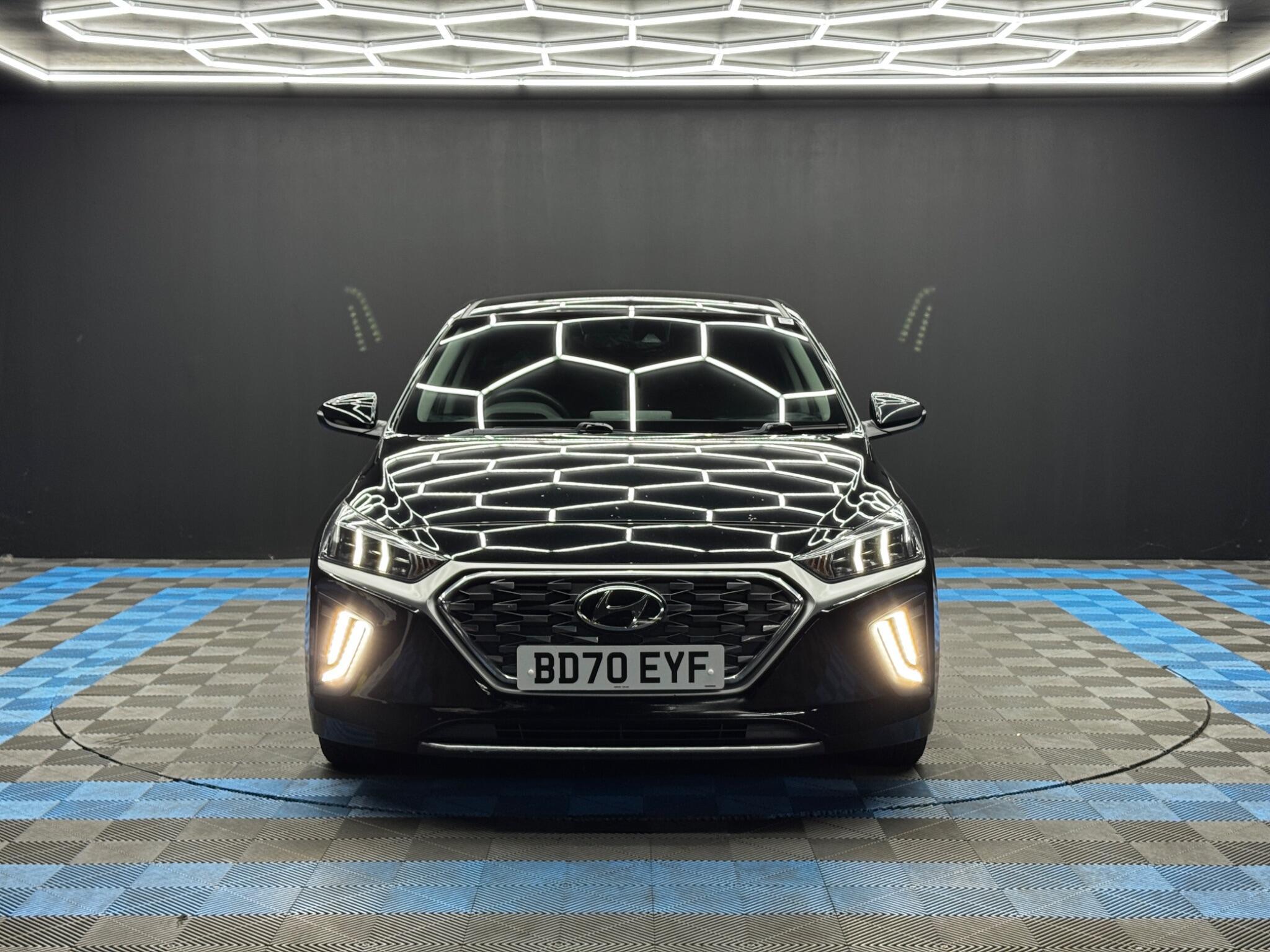 Hyundai Ioniq - Image 2