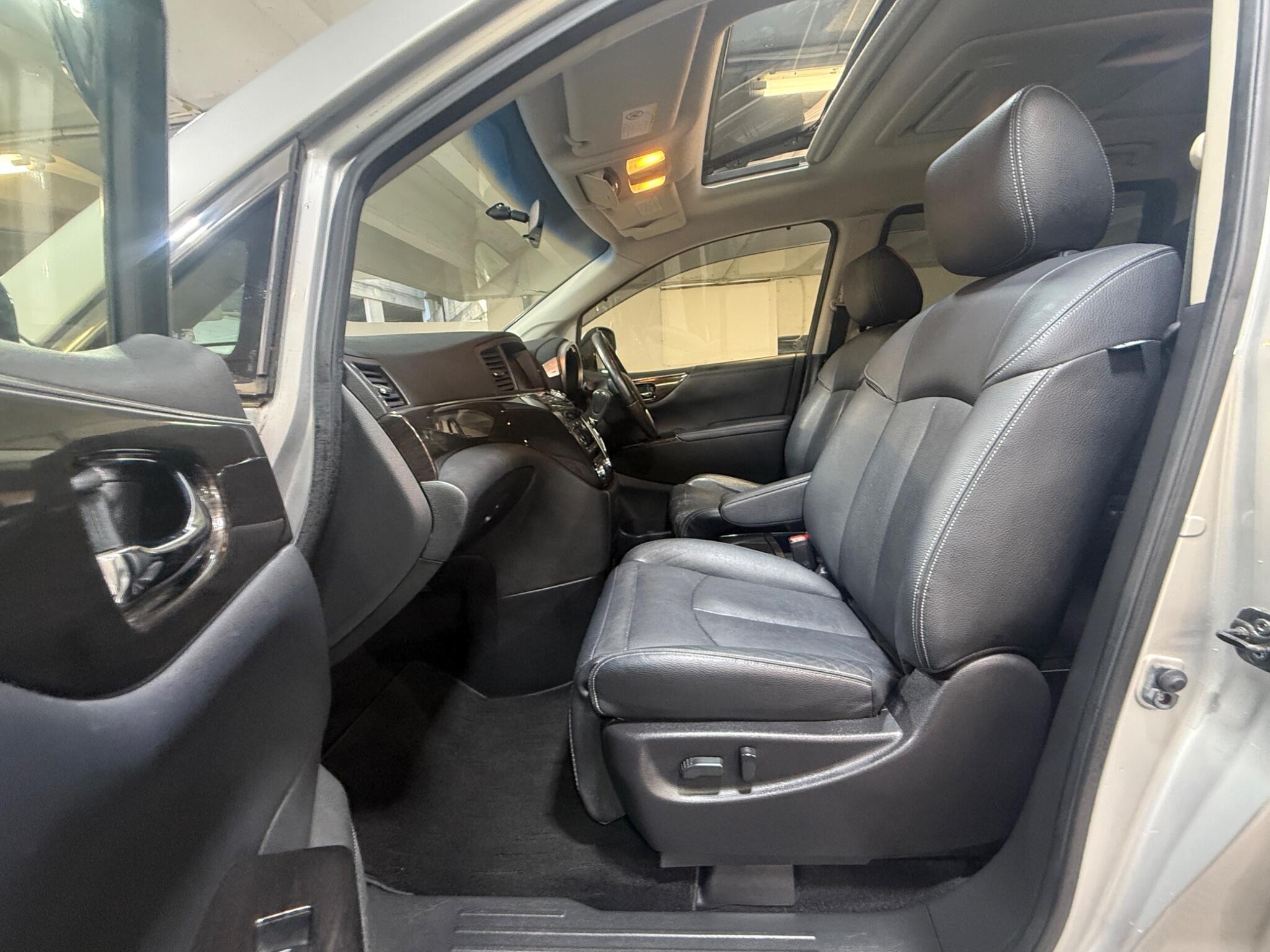 Nissan Elgrand - Image 10