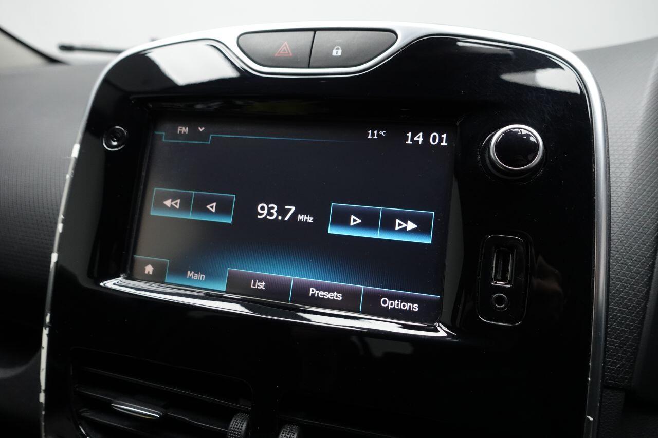 Renault Clio - Image 26