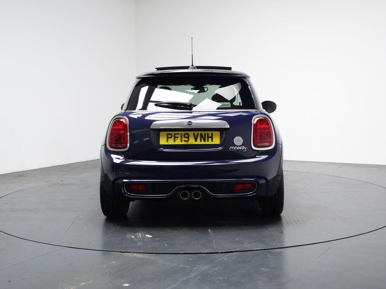 MINI Hatch - Image 11