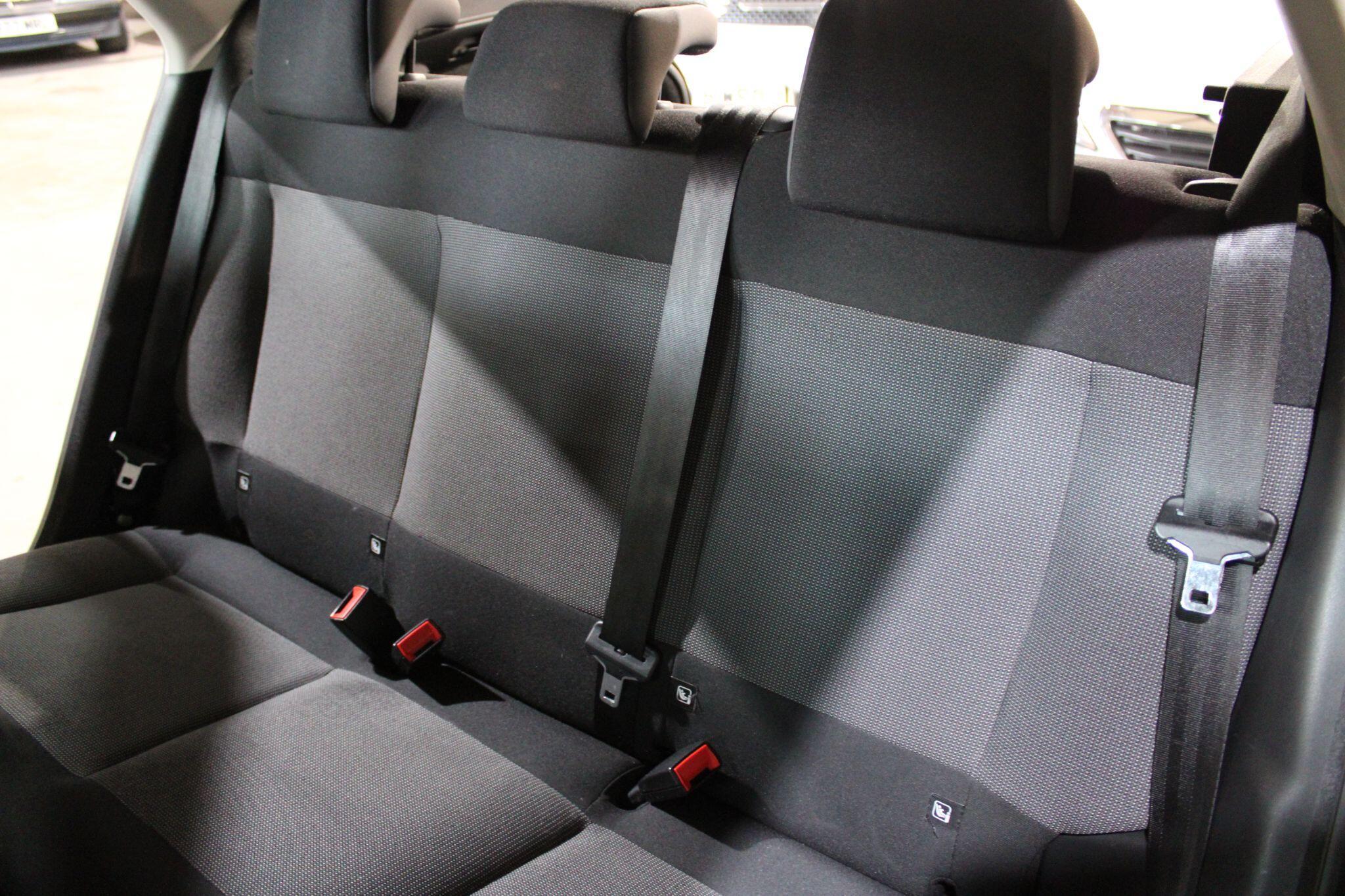 Citroen C4 Cactus - Image 18