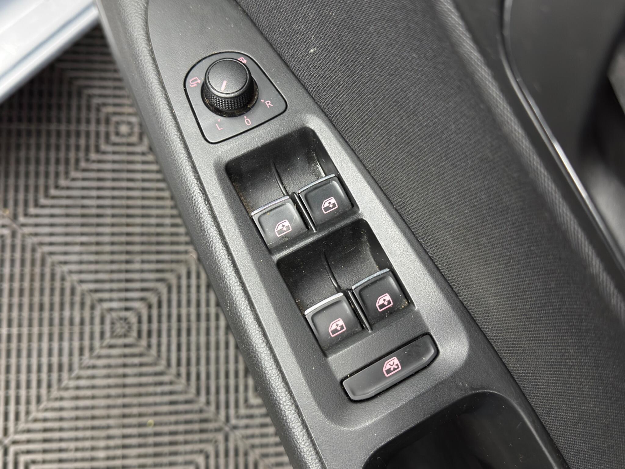 SEAT Leon - Image 40