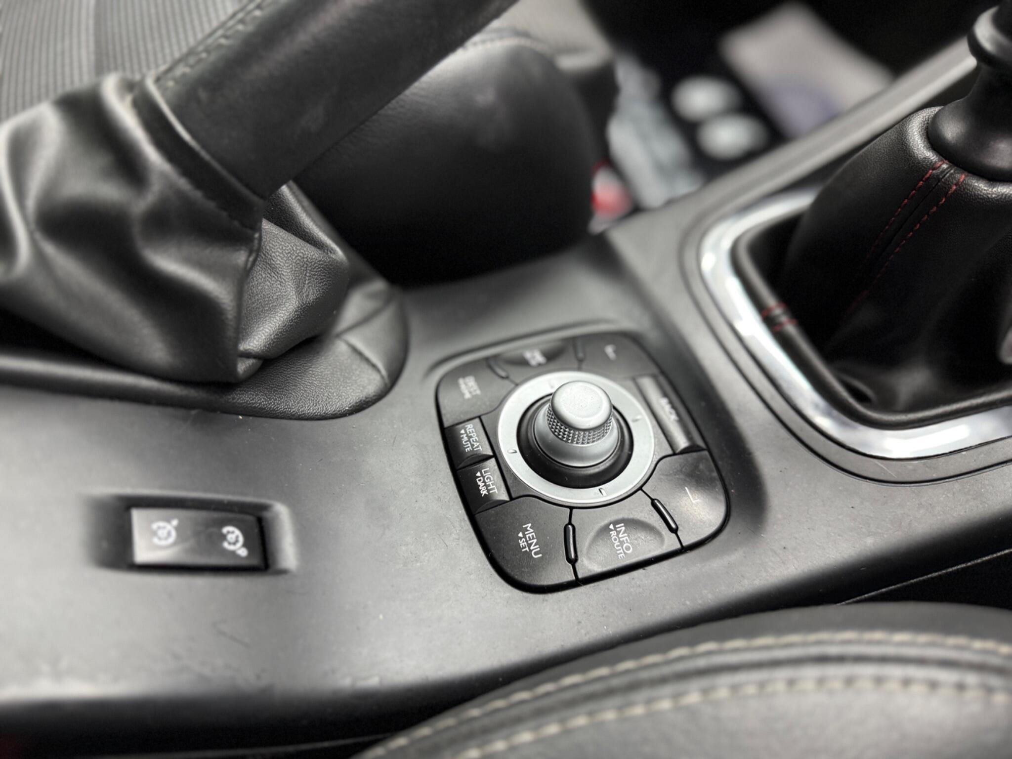 Renault Megane - Image 44