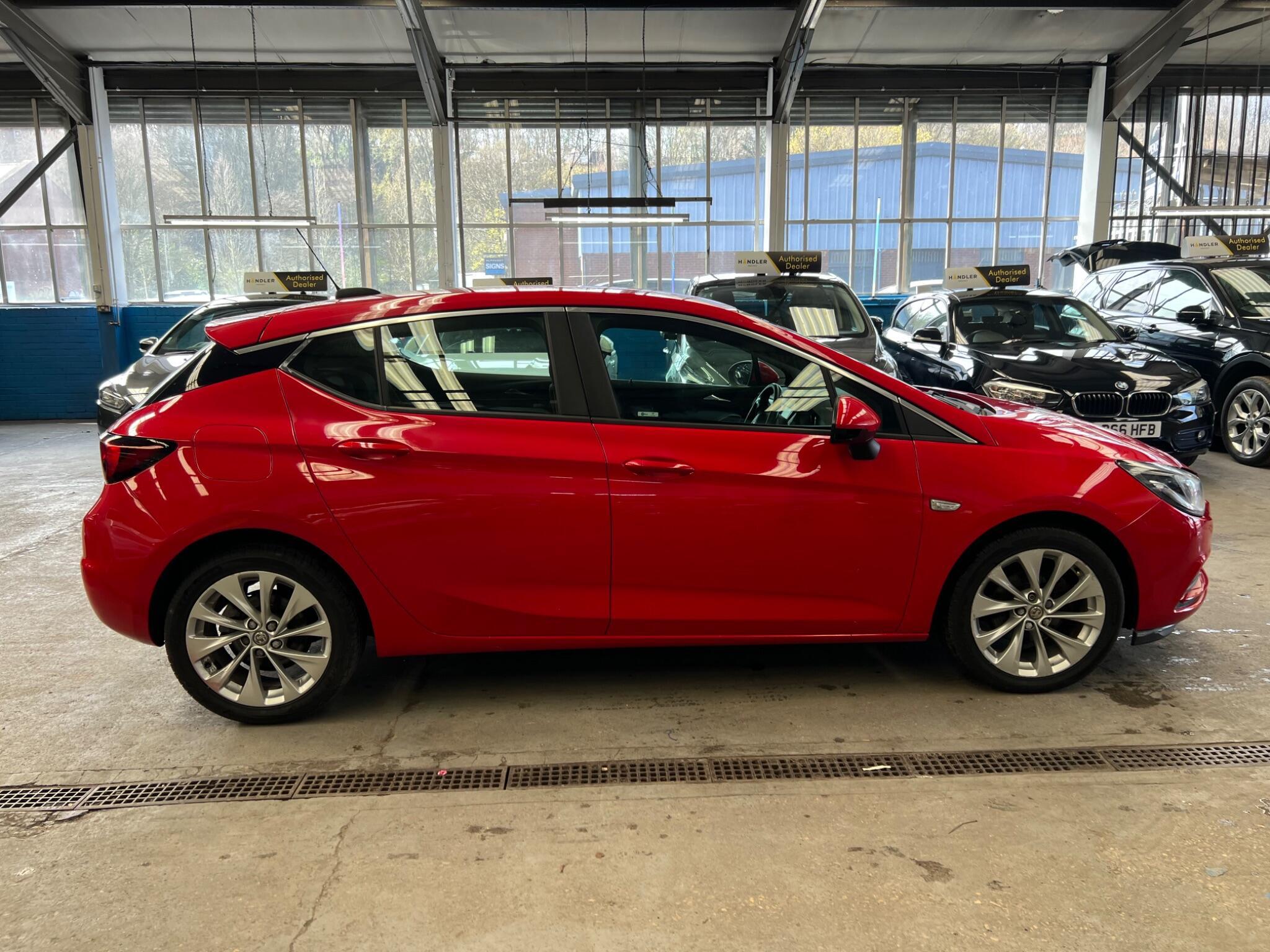 Vauxhall Astra - Image 11