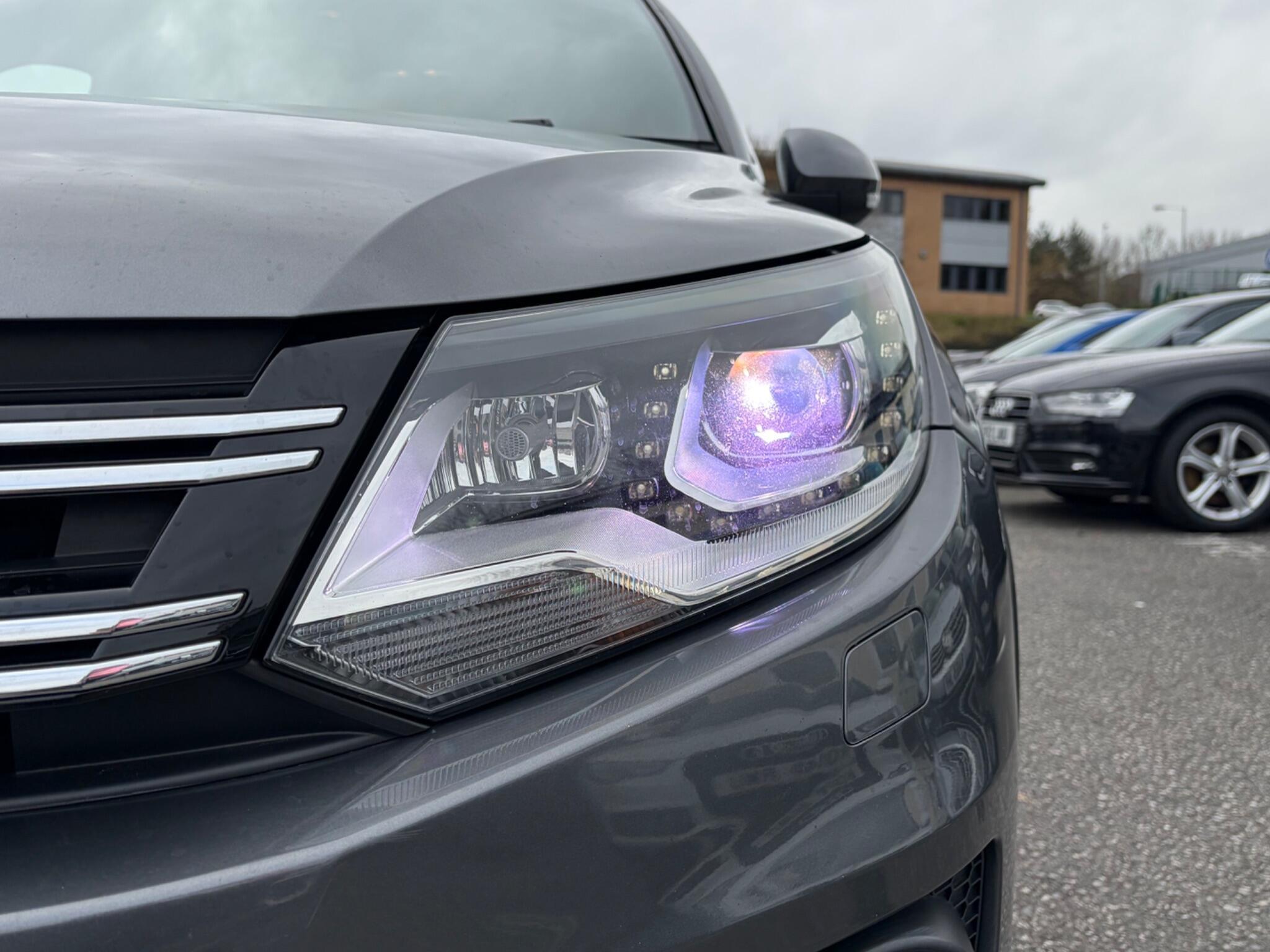 Volkswagen Tiguan - Image 37