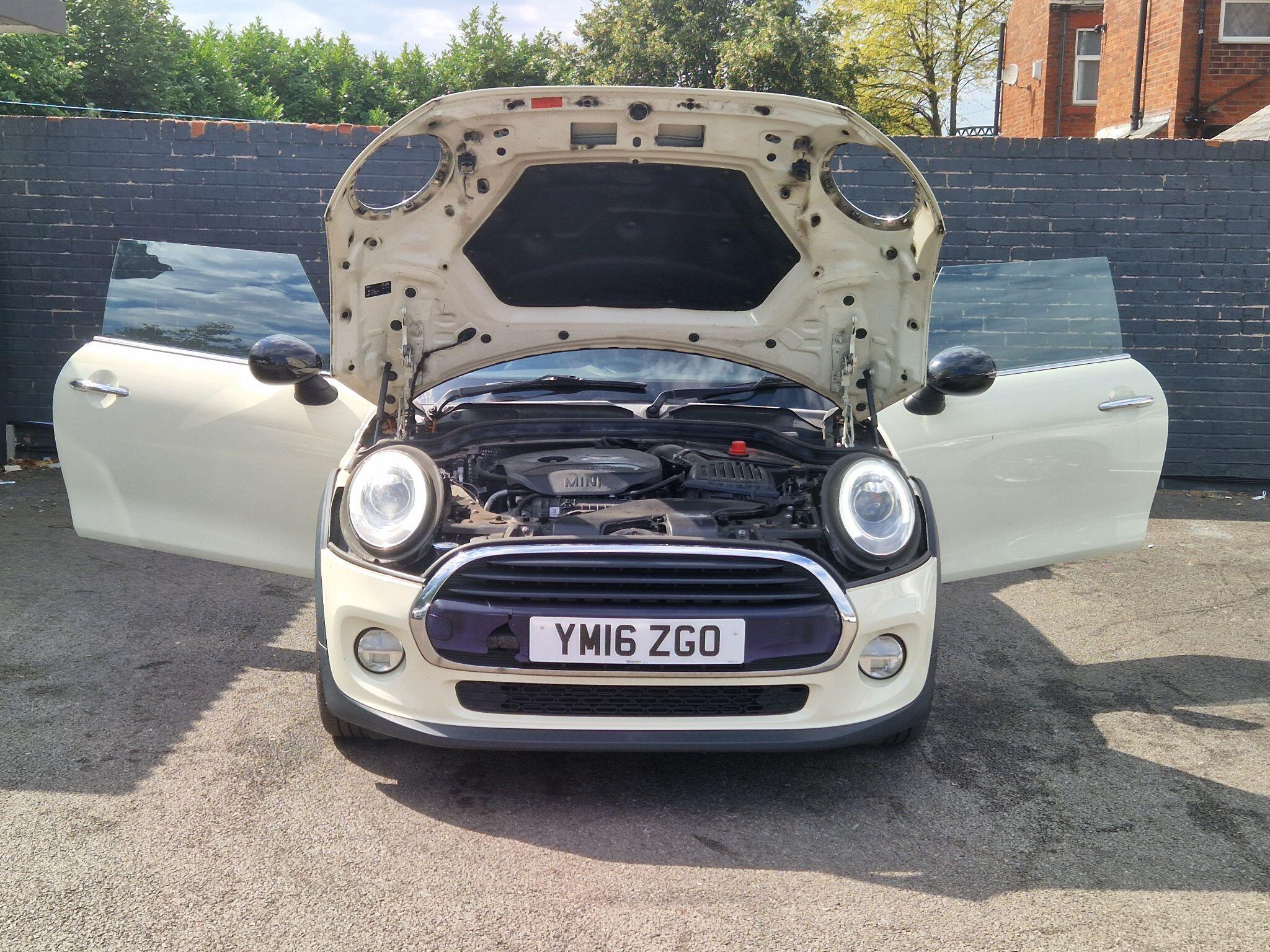 MINI Hatch - Image 13