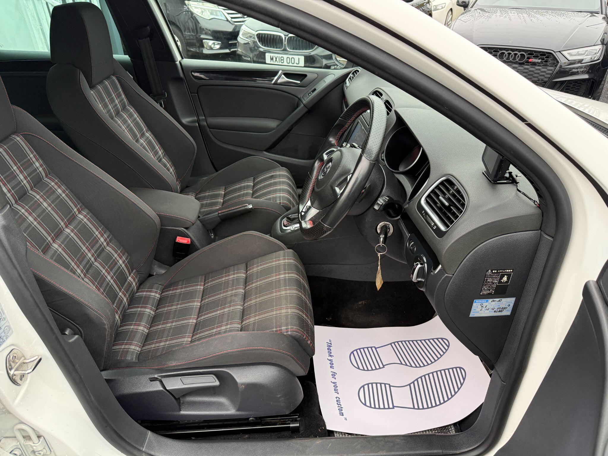 Volkswagen Golf - Image 32