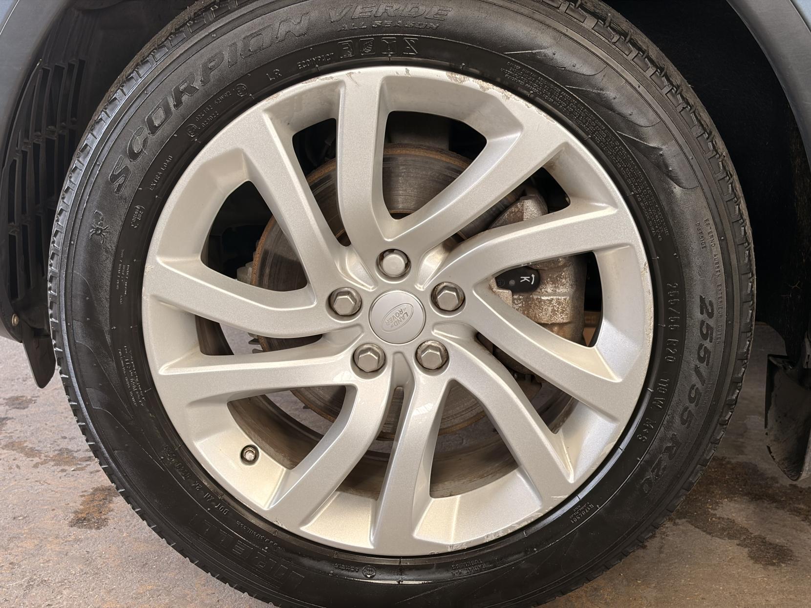 Land Rover Discovery - Image 15