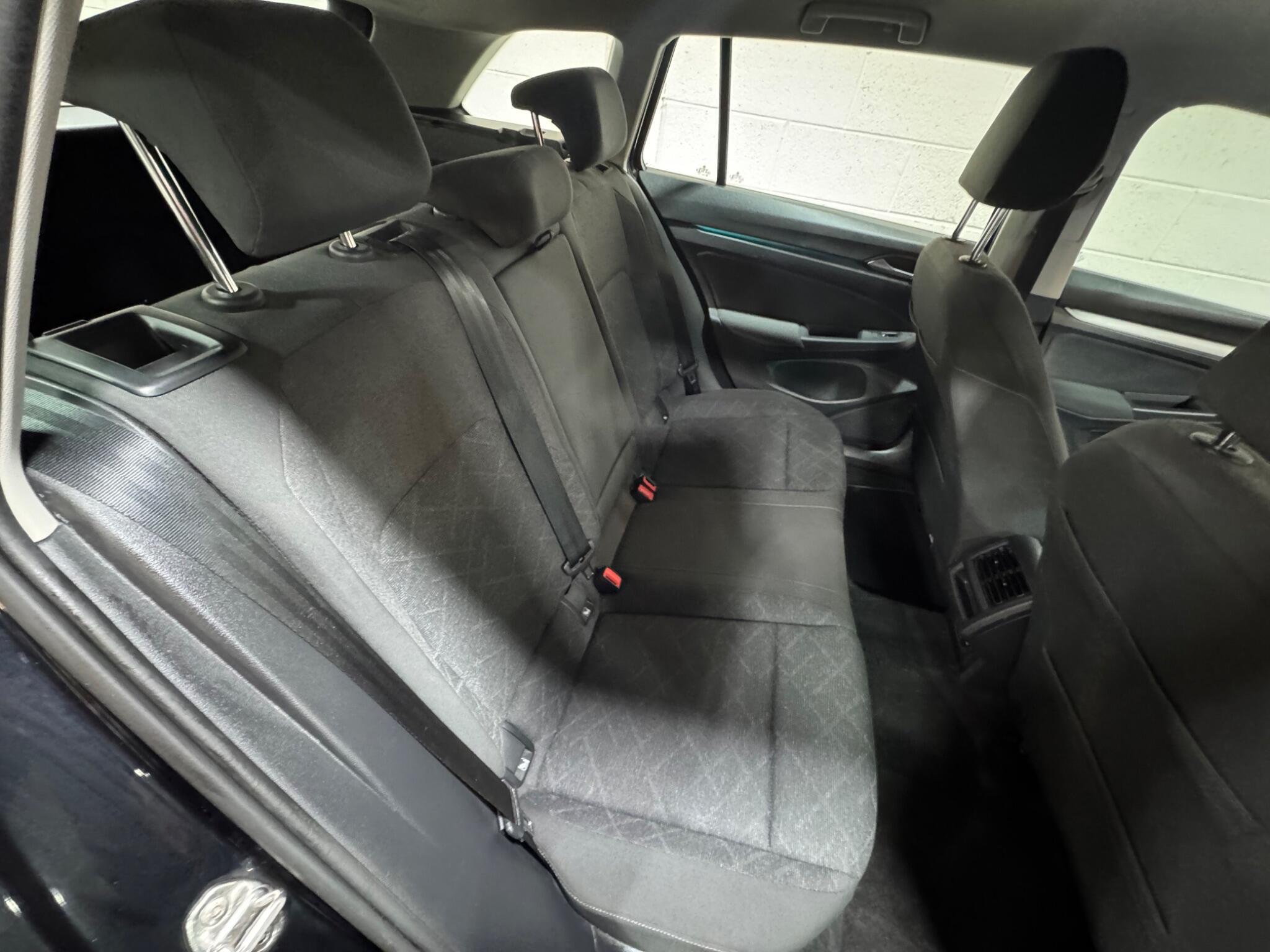 Volkswagen Golf - Image 11