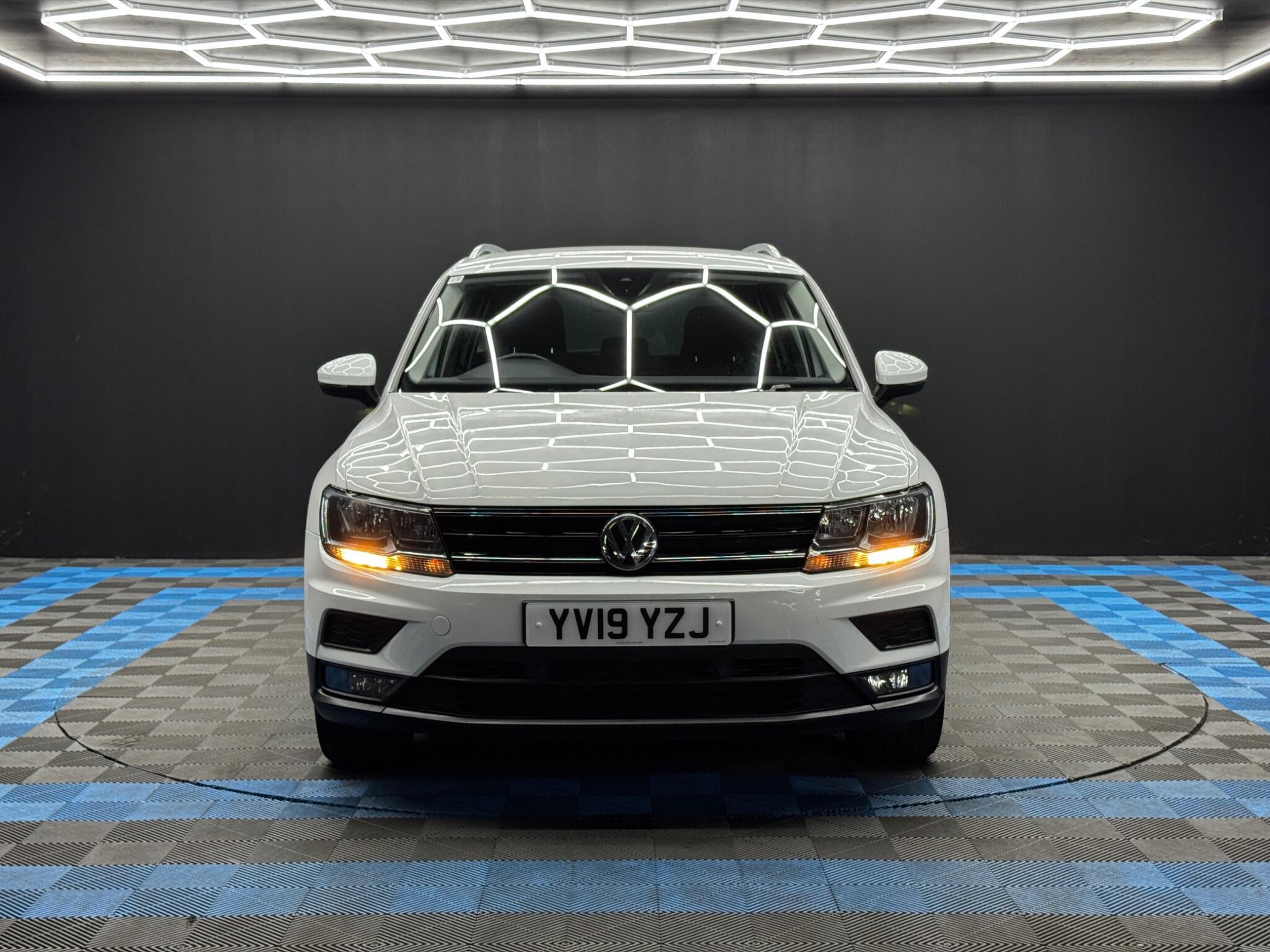 Volkswagen Tiguan - Image 2