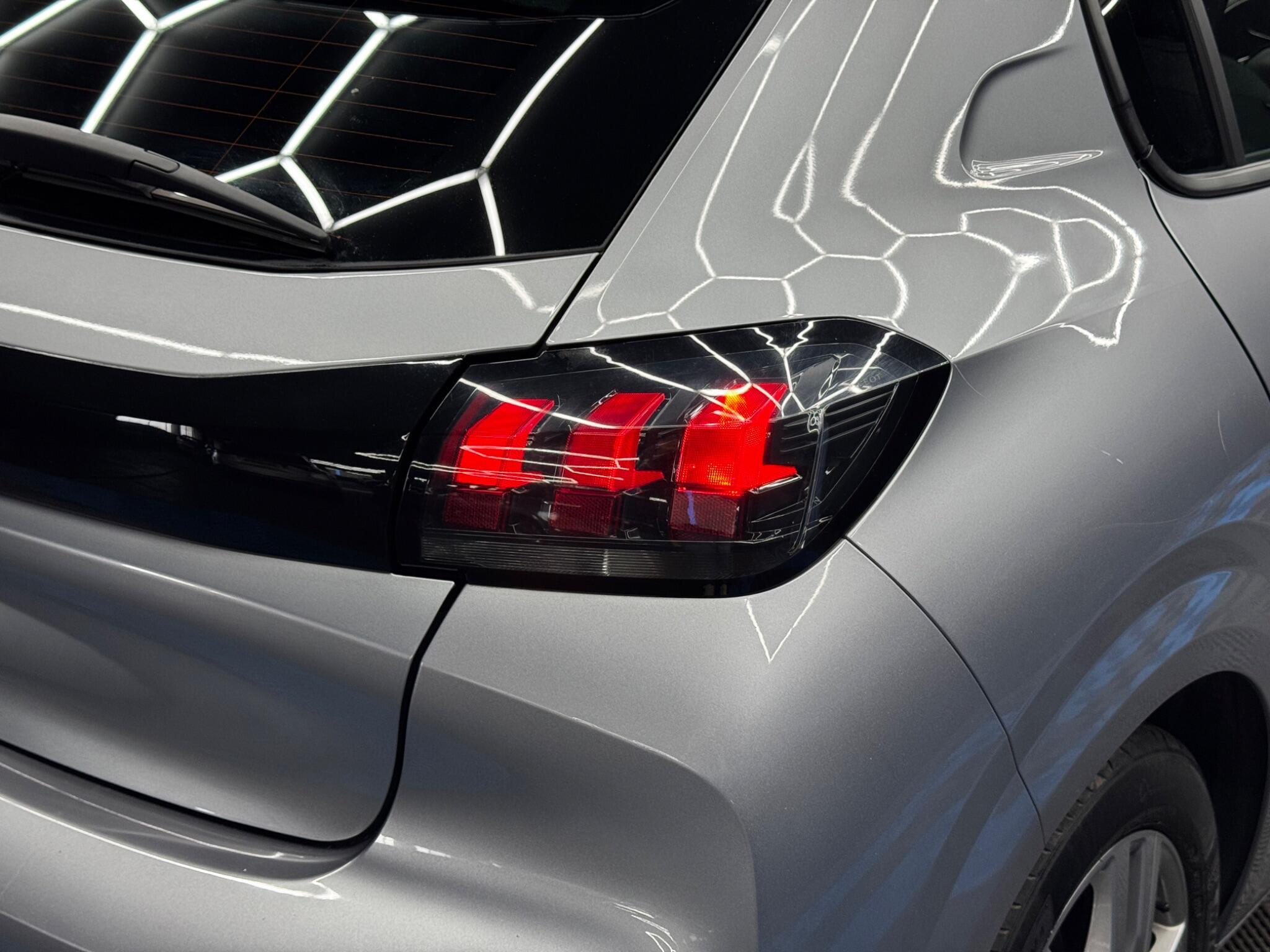 Peugeot 208 - Image 40