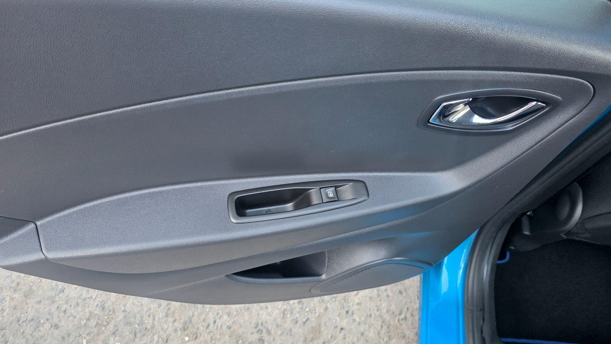 Renault Captur - Image 36