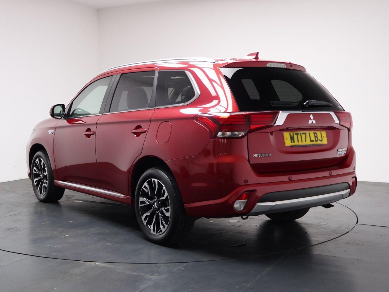 Mitsubishi Outlander - Image 9
