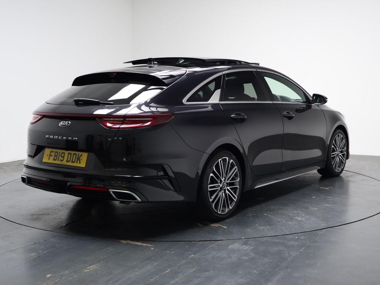 Kia ProCeed - Image 12