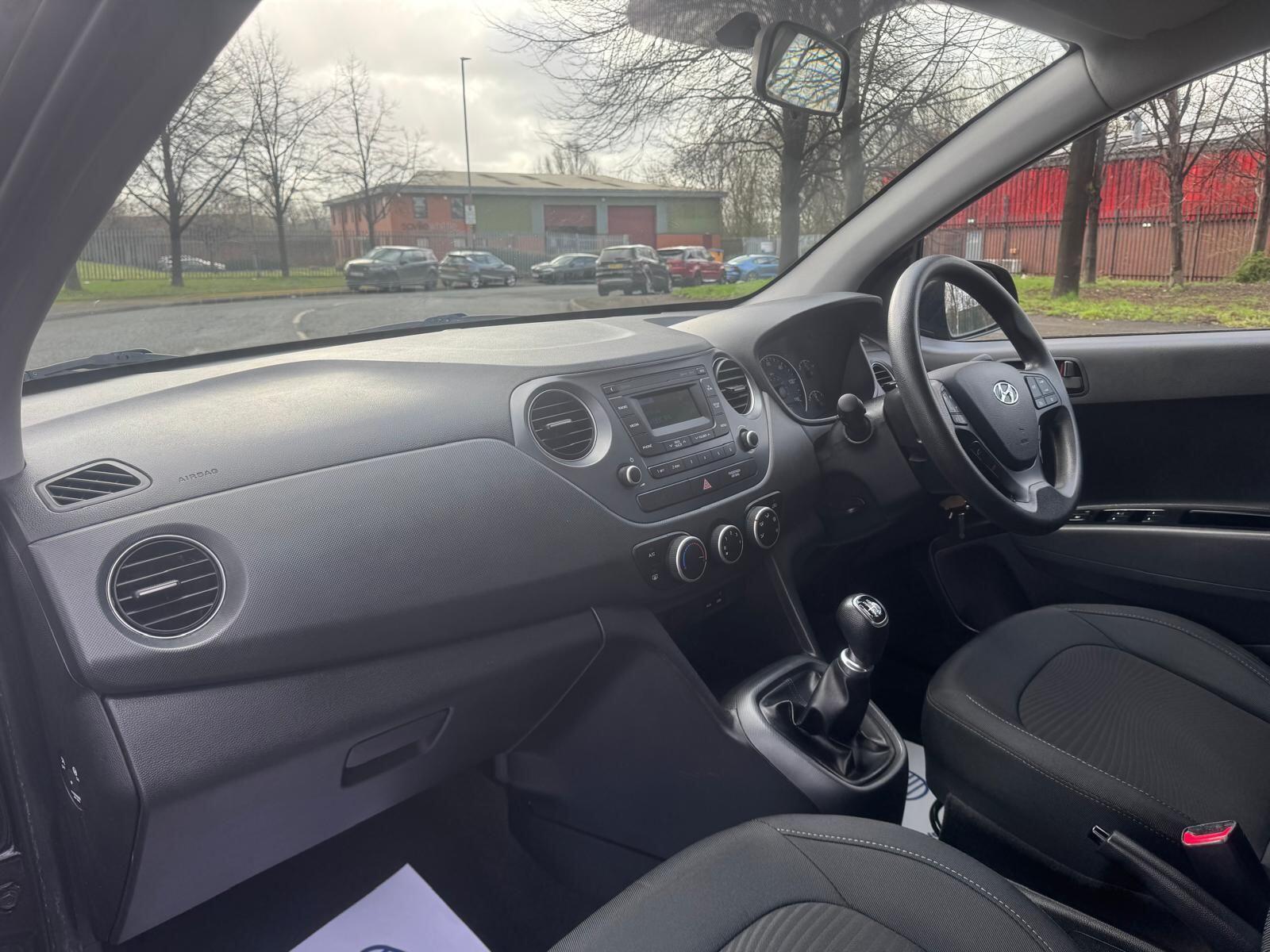 Hyundai i10 - Image 18