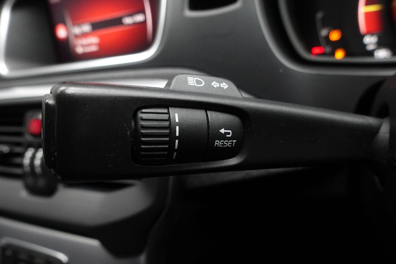 Volvo V40 CROSS COUNTRY - Image 32