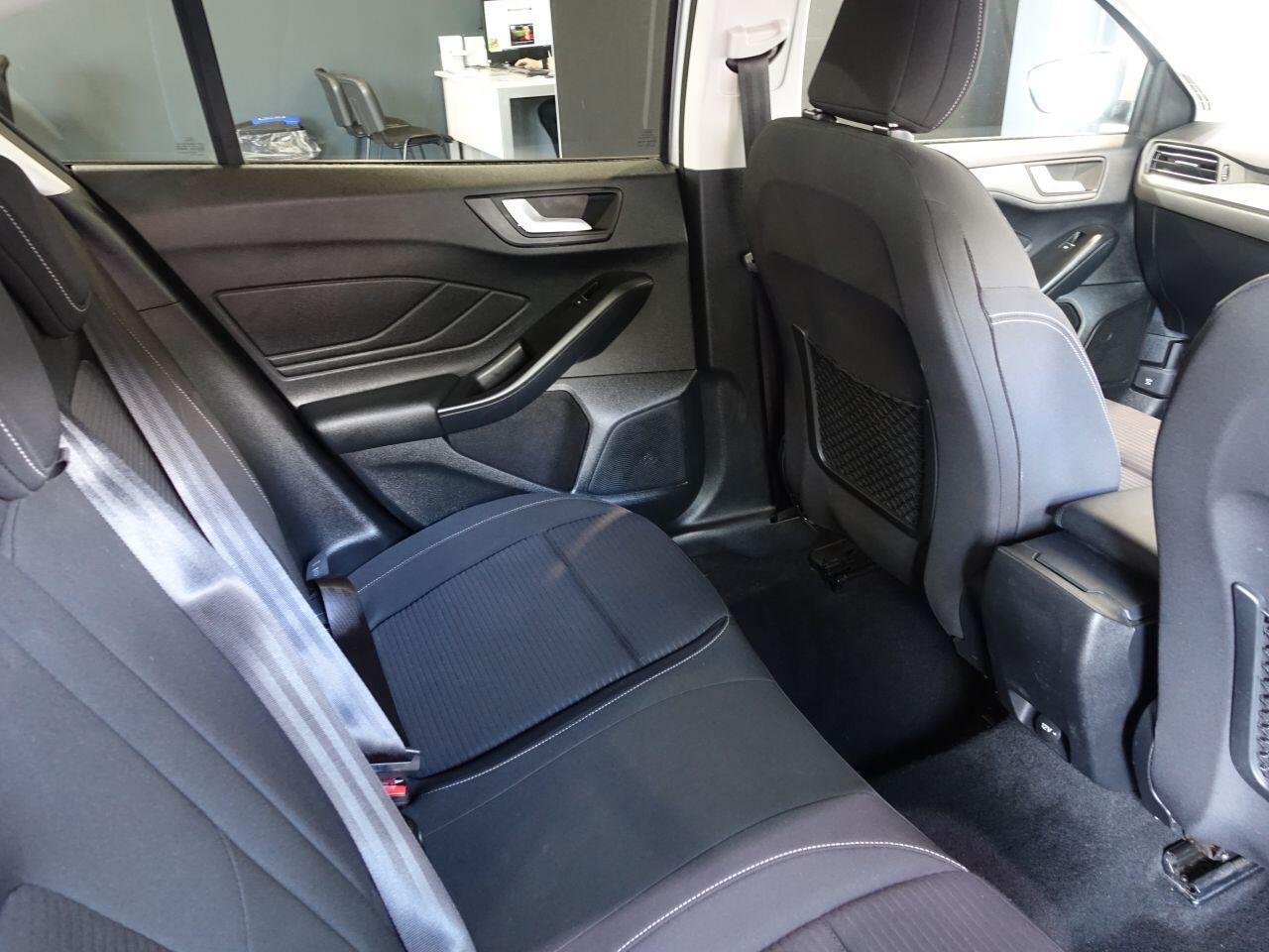 Ford Focus - Image 15