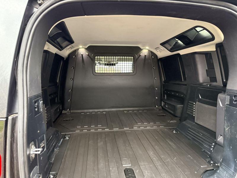 Land Rover DEFENDER 110 - Image 8